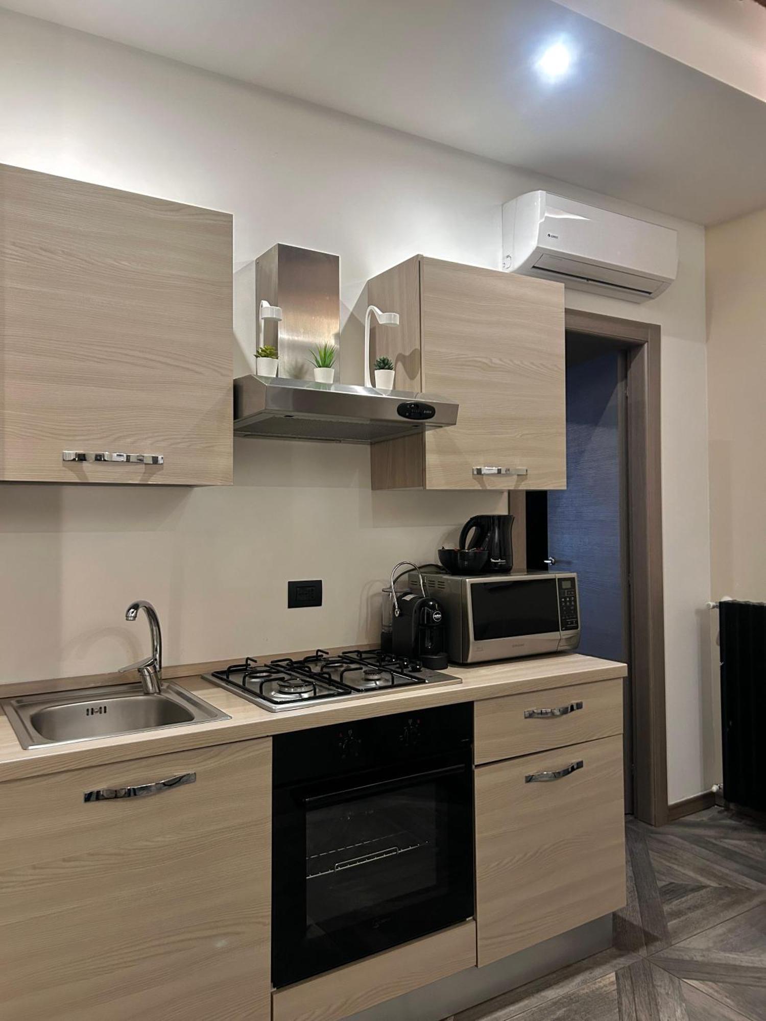 Davinci Apartament Near Duomo Milán Exterior foto